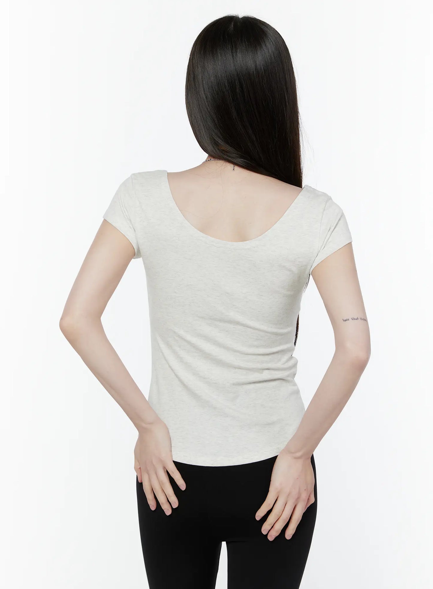 Basic Scoop Neck Short Sleeve Tee CU508
