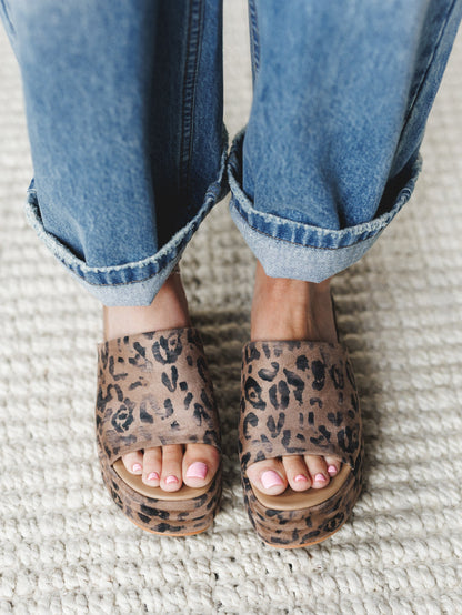 Harbor Platform Slide - Leopard